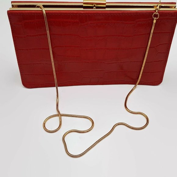 Giani Bernini Red Leather Reptile Print Clutch With Gold Tone Chain Strap - Picture 3 of 6